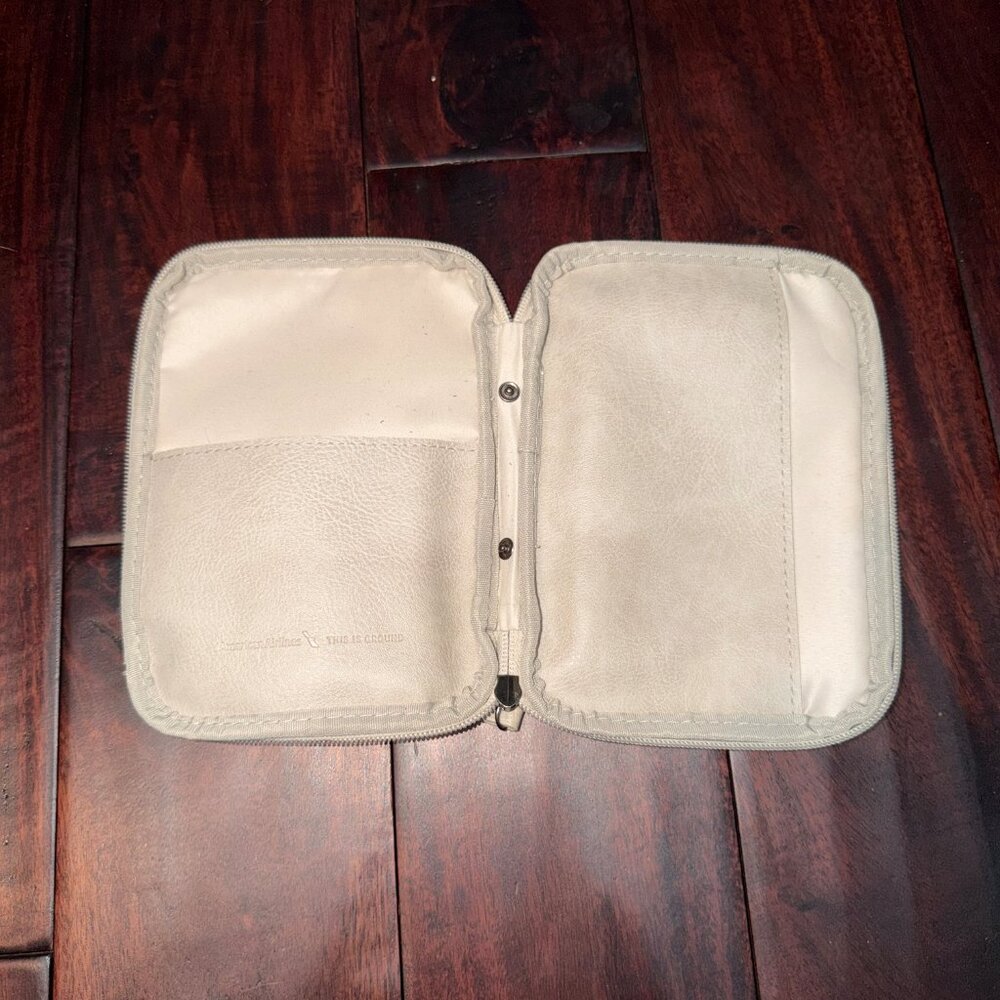 This Is Ground x American Airlines Beige Travel Case 8x6 | Premium Organizer